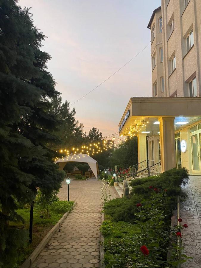 نزل سيلك رود بيشكيك المظهر الخارجي الصورة